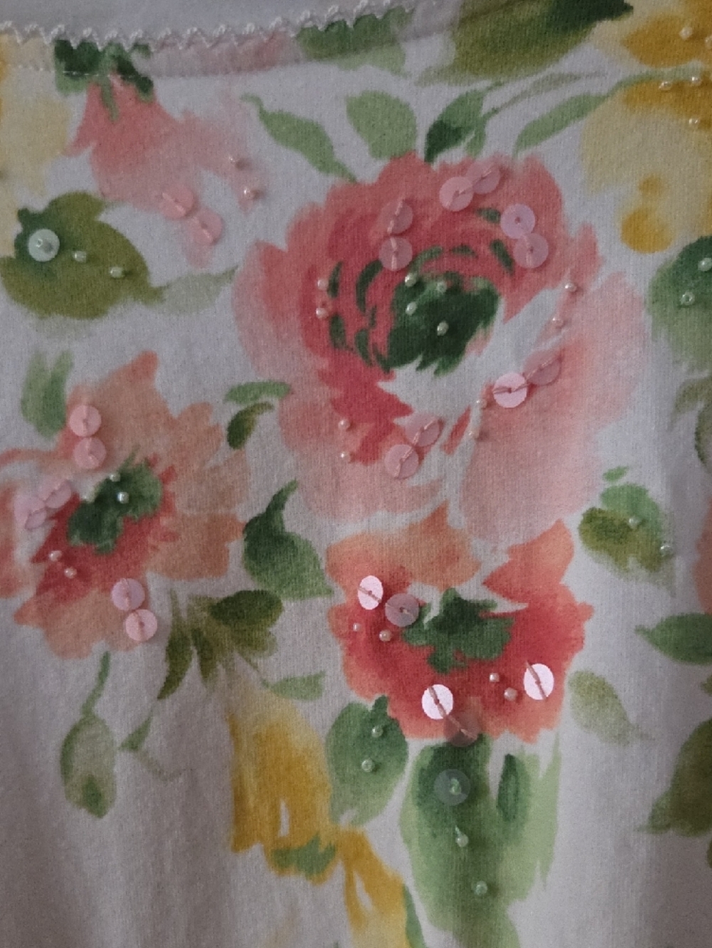 WORN ONCE Women’s White Floral Sequin Scoop Neck Top - Picture 3 of 10